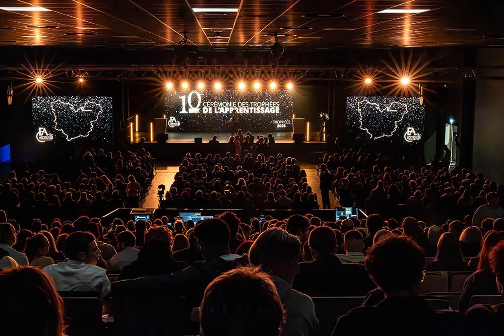 remise trophée cérémonie