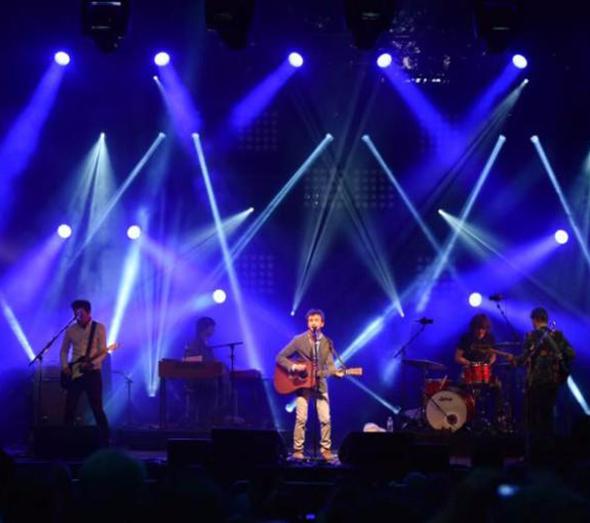 Installation matériel éclairage concert Paris Installation matériel éclairage concert Paris