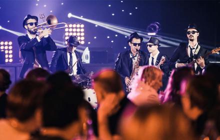 Organiser une cérémonie de remise des prix : le guide complet 2026