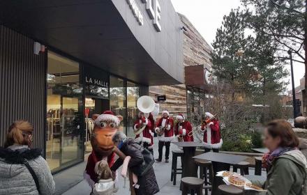 Animation de Noël dans les centres commerciaux avec Père Noël sur Paris et Province