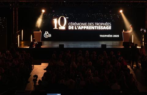 Remise de Trophées CFA 2025 : Une Cérémonie Façon Plateau TV Remise de Trophées CFA 2025 : Une Cérémonie Façon Plateau TV