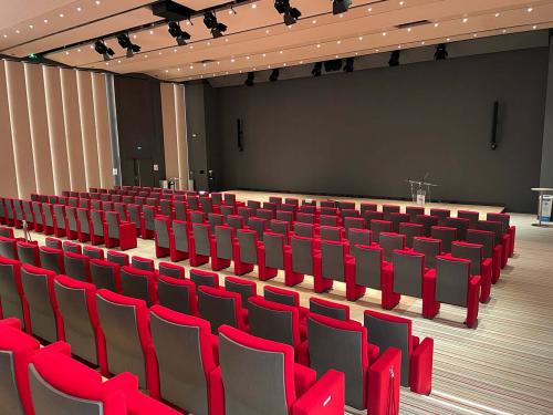 Transformation d'un auditorium pour une remise des prix