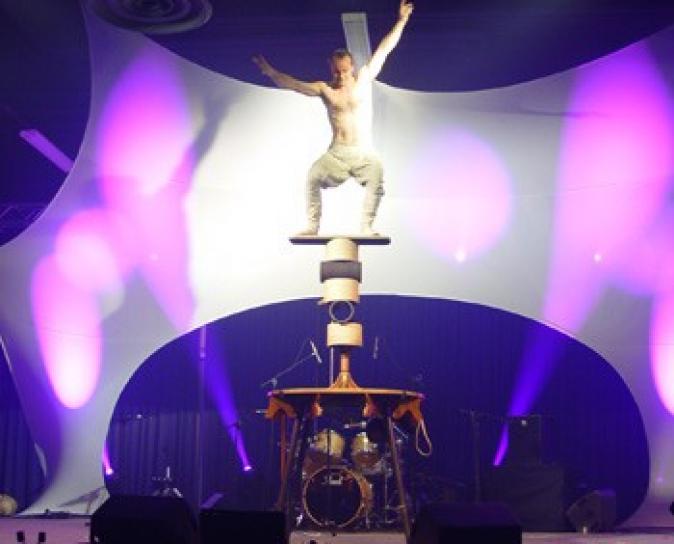 Equilibriste Equilibriste