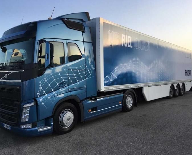 Création d'un habillage véhicule pour le lancement de 2 nouveaux camions