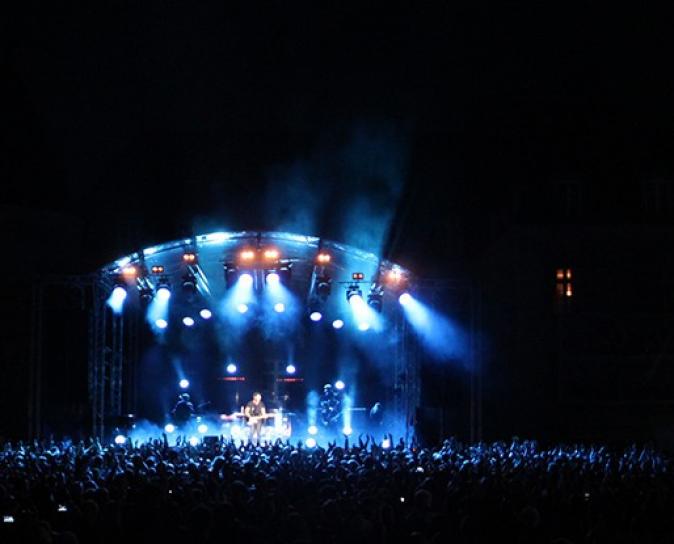 Oragnisation d'un concert de Patrick Bruel en extérieur autour d'un château