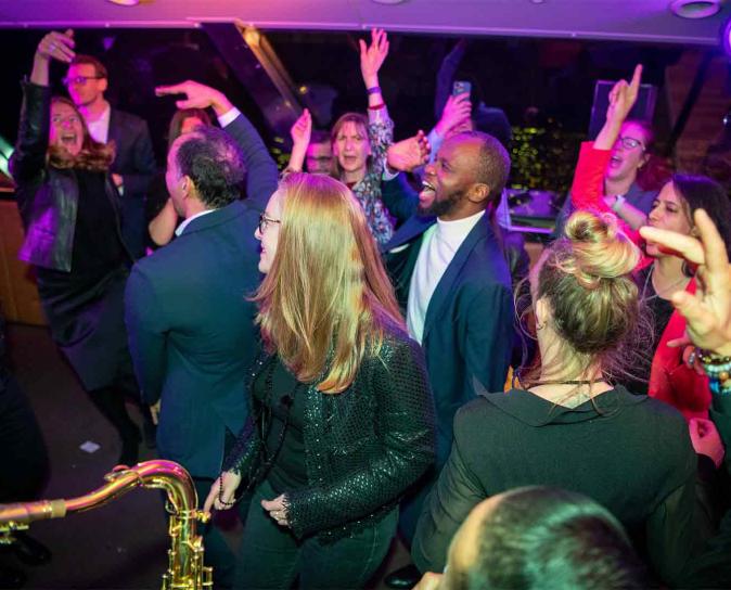 soirée entreprise organisée en fin d'année pour les salariés soirée entreprise organisée en fin d'année pour les salariés